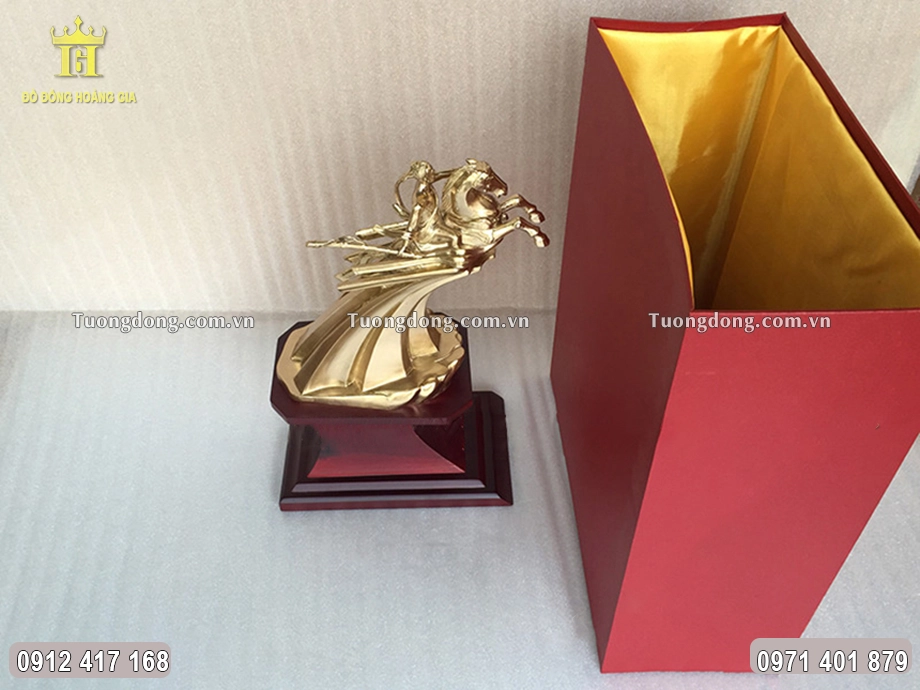 Vật phẩm có hộp đựng sang trọng